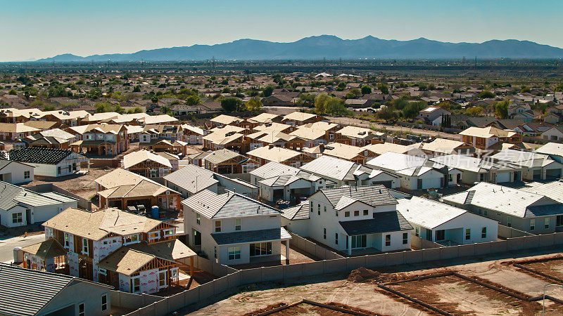 在皮奥里亚不同阶段的房屋建设，AZ -无人机拍摄